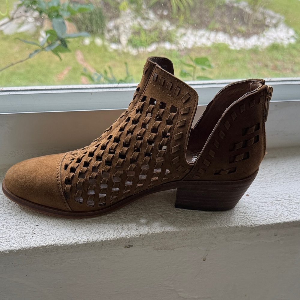 Vince Camuto Anke Booties, 7M, Rich Brown Color